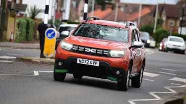 Dacia Duster - front action